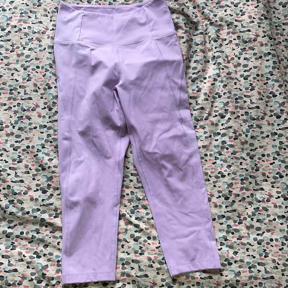 SOLD: Girlfriend Collective leggings in Lilac - Picture 3 of 4
